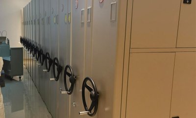 东莞密集架生产厂家：创新与品质并重，打造高效档案管理解决方案